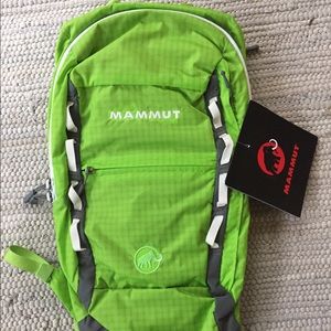NWT Mammut Neon Light 12L Backpack